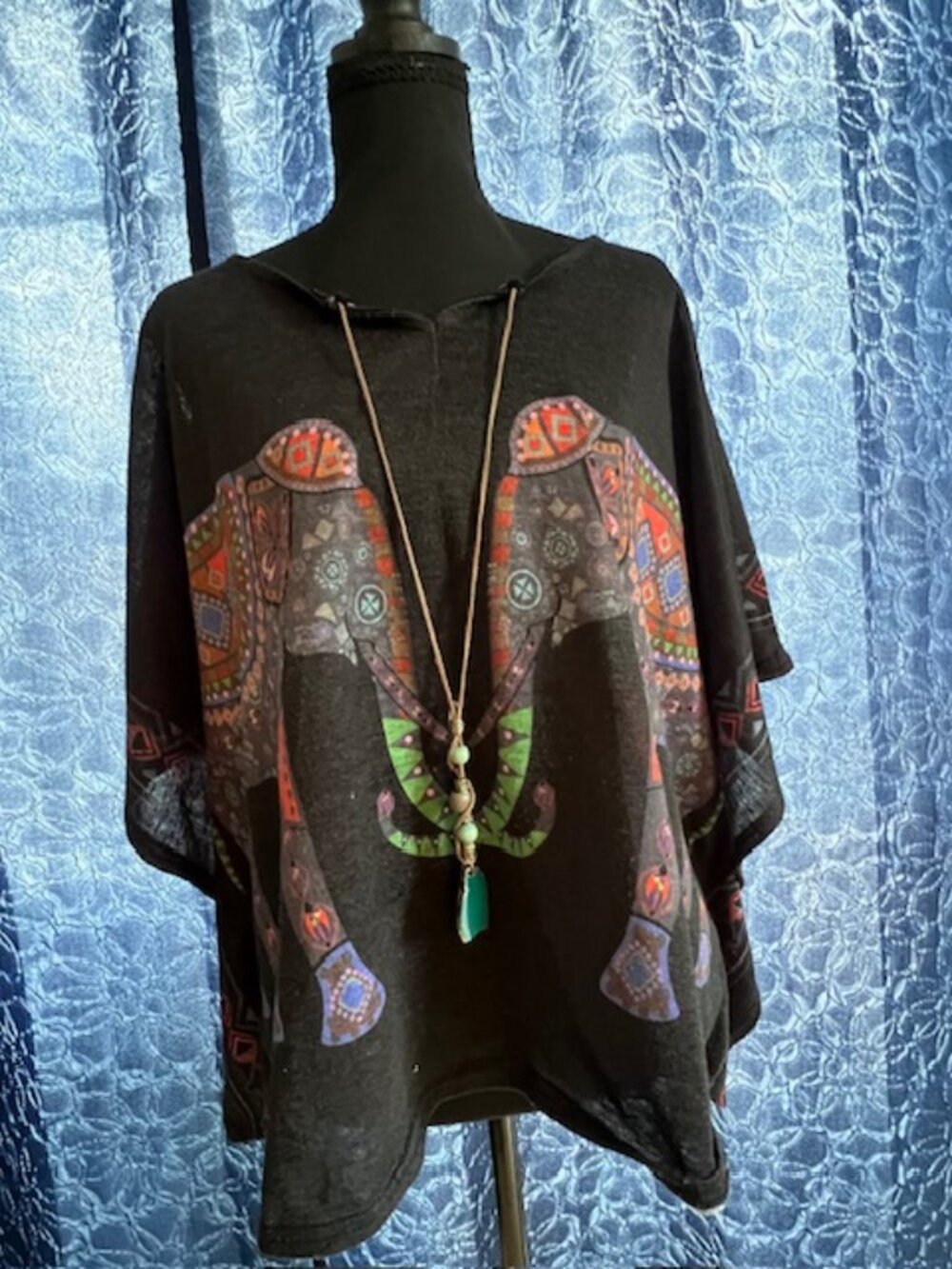 WAYAN Natural Wear boho elephant print shirt One Size Fits with stone necklace